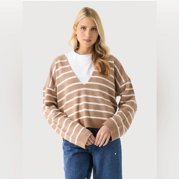 SOLID & STRIPED Sweaters - NWT Solid & Striped The Lowell Wool/Cashmere Low V-neck Sweater, Size Large
